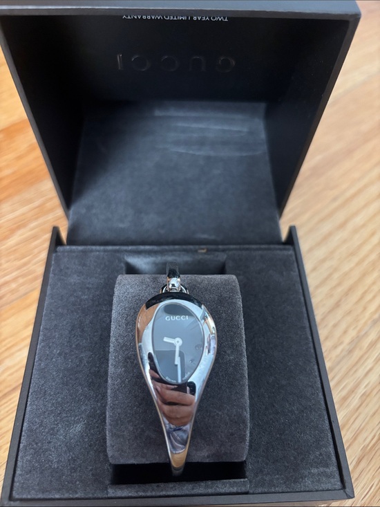 Gucci Other - Gucci Silver and Black Teardrop Bracelet Smartwatch with box